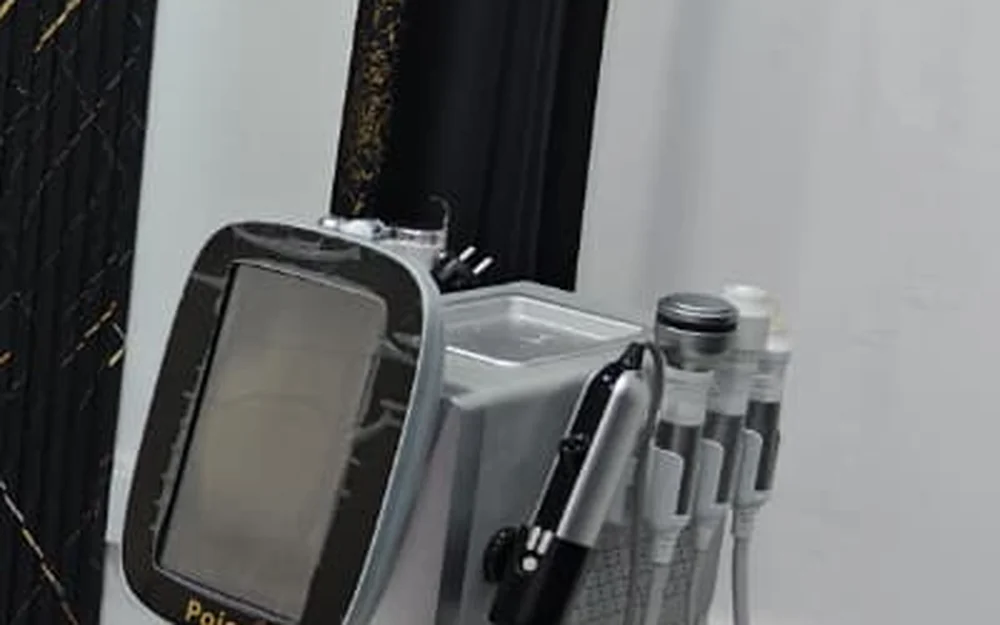 Poise hydradermabrasion system used for HydraFacial treatments in Vehari